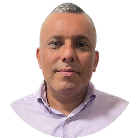 Pedro Domínguez, Coordinador de Reexpediciones de Logincargo